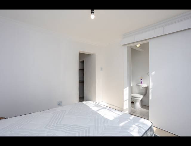 1 BEDROOM FLAT TO LET IN CLAREMONT